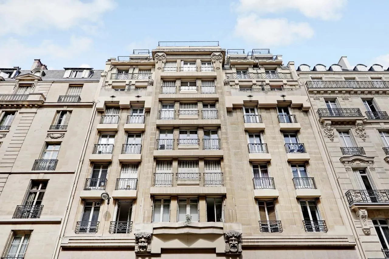 Pick A Flat'S Apartment In Triangle D'Or - Pierre 1Er De Serbie Paris
