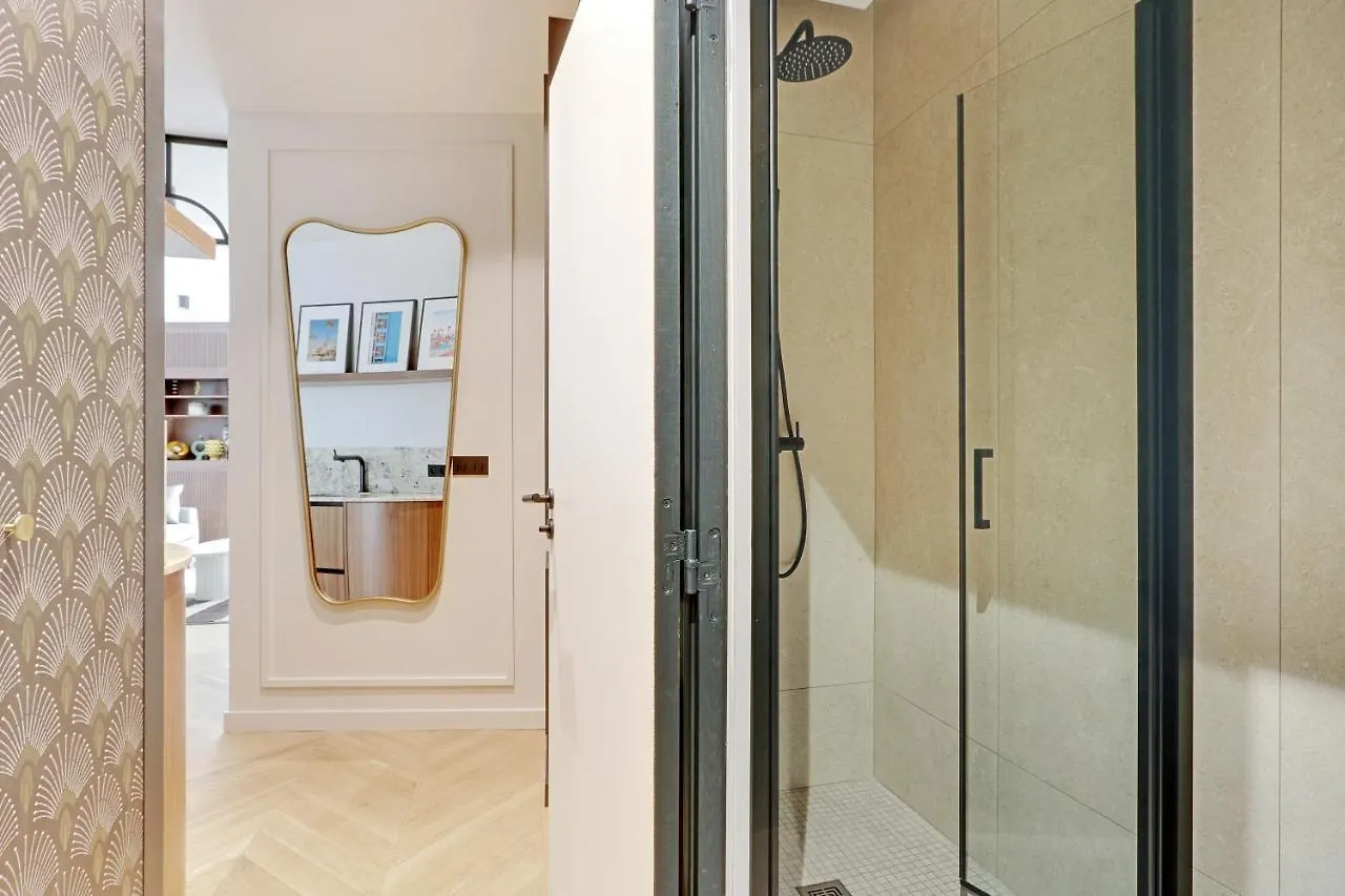 Pick A Flat'S Apartment In Triangle D'Or - Pierre 1Er De Serbie Paris